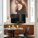 Nice-duplex-plage-climatisation Apartment