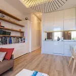 Grand H -f2, Face Vieux- Nice, Terrasse, Ascenseur, Climatisation, Terrace - Center Apartment *