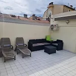 Plein Centre Climatise Et Spacieux Avec Grande Terrasse Sur Le Toit A Nice