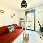 Studio 600 m de la Promenade des Anglais