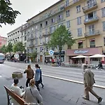 Central- Walk To Massena & Beach