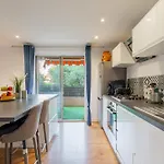 Grand 2 Pieces Et Belle Terrasse Ensoleillee