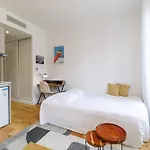 Charming City Center Studio 406