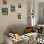 Bright Apartment At Mimi\'S