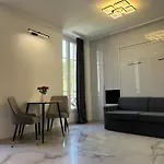Grand Studio Luxe