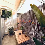 Studio Cocooning Avec Terrasse Au Calme Quartier Les Musiciens Mer A 7 Minutes A Pieds