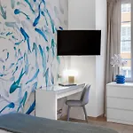 Azur Apartment - Quiet City Center Location By The Sea