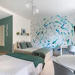 Azur - Quiet Center Location By The Sea