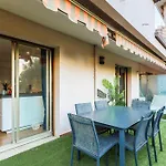 Grand 2 Pieces Et Belle Terrasse Ensoleillee