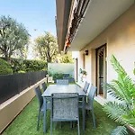 Grand 2 Pieces Et Belle Terrasse Ensoleillee