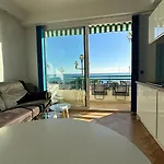 Apartment Carre D Or Face A La