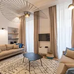 Apartment Cours Saleya Renovated 3 Bedrooms 1 Min To Air Conditioning *