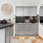 Renting - 2 Massena - Luxury Loft - Balcony Massena Square View - Aircon Apartment