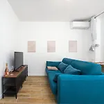 Nice, 3-Room Refurbished Apartment Near Train Station