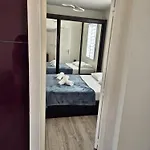 Plein Centre Climatise Et Spacieux Avec Grande Terrasse Sur Le Toit A Apartment *
