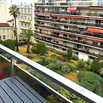 Apartment Beachfront On Promenade Des Nice