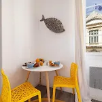 My Casa - Etats Unis 893 - On Seafront In Old Town Nice
