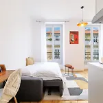 Charming City Center Studio 406