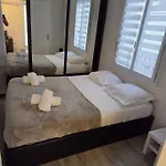 Apartment Plein Centre Climatise Et Spacieux Avec Grande Terrasse Sur Le Toit A