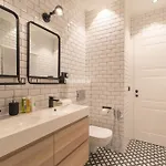 Cours Saleya Renovated 3 Bedrooms 1 Min To Air Conditioning *
