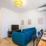 Nice, 3-room Refurbished Near Train Station Apartment