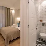 Cours Saleya Renovated 3 Bedrooms 1 Min To Beach Air Conditioning