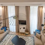 Cours Saleya Renovated 3 Bedrooms 1 Min To Air Conditioning