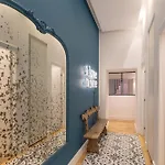 Cours Saleya Renovated 3 Bedrooms 1 Min To Air Conditioning Apartment Nice