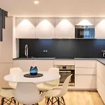 Cours Saleya Renovated 3 Bedrooms 1 Min To Air Conditioning