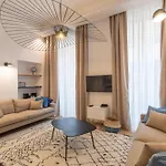 Cours Saleya Renovated 3 Bedrooms 1 Min To Air Conditioning Nice