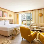 Centre Hotel 4*
