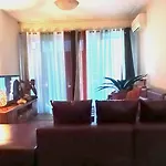 Les Pieds Dans L\'Eau