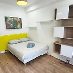 Apartment Le Miollis - Et Confort - Wifi- Pres Tansports En Commun Et Commerces