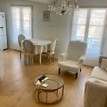 Beautiful View Walking Distance From The Center