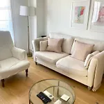 Beautiful View Walking Distance From The Center