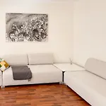 Hyper-Centre, Air-Conditioned Apartment With Balcony