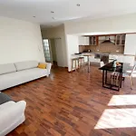 Apartment Hyper-centre, Air-conditioned With Balcony