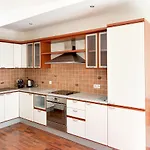 Hyper-Centre, Air-Conditioned Apartment With Balcony