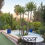 Guest house Independant En Calme, Jardins Et Piscine A 5 Min De La