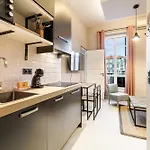 Charming 1 Bdr Downtown *