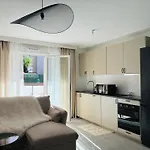 Aya - Renovated Air-Conditioned Duplex With Garden