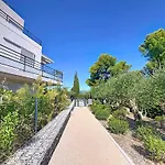 Comfort And Relaxation And Swimming Pool