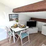 Le Petit Nid Sous Le Toit Apartment *