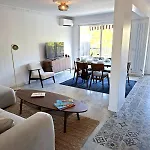 Elegant And Comfortable 3 Room, & Transport Within Walking Distance Apartment