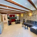 T4 Centre - Close To Shops, Wi-fi, Ac Apartment
