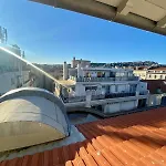 Studio Moderne Au Carre D\'Or