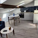 Cocon Lumineux Sous Les Toits De Nice