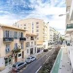 Beautiful 2 Bedrooms Apartment Close To The Sea