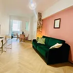 Nice Center Quiet Apartment Pedestrian Street Near Promenade 4 Sleeps