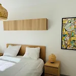 Aya - Renovated Air-Conditioned Duplex With Garden